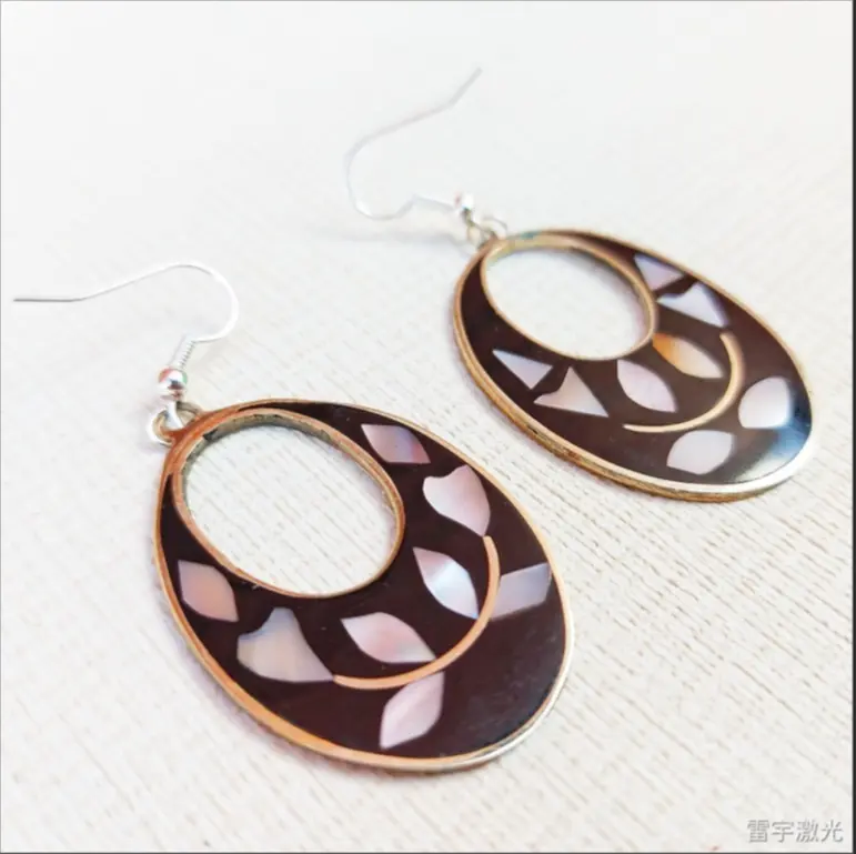 laser cutting mother of pearl earrings