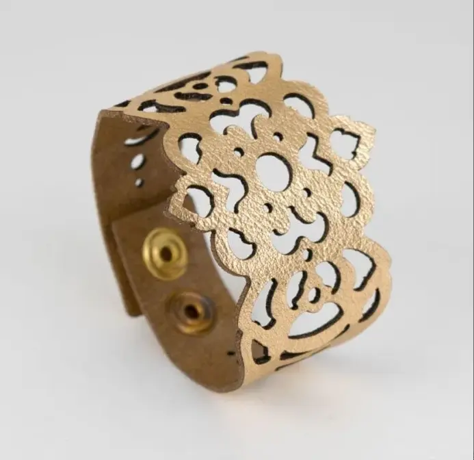 laser making bracelet